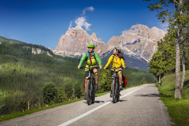 Passione e coraggio, la ciclofficina che fa rinascere un borgo del Cadore
