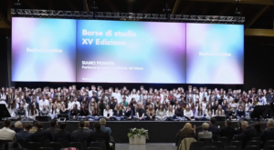 EssilorLuxottica, 15 anni di impegno per i giovani