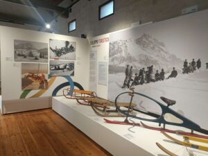 La slitta porta pubblico al museo di Cesiomaggiore