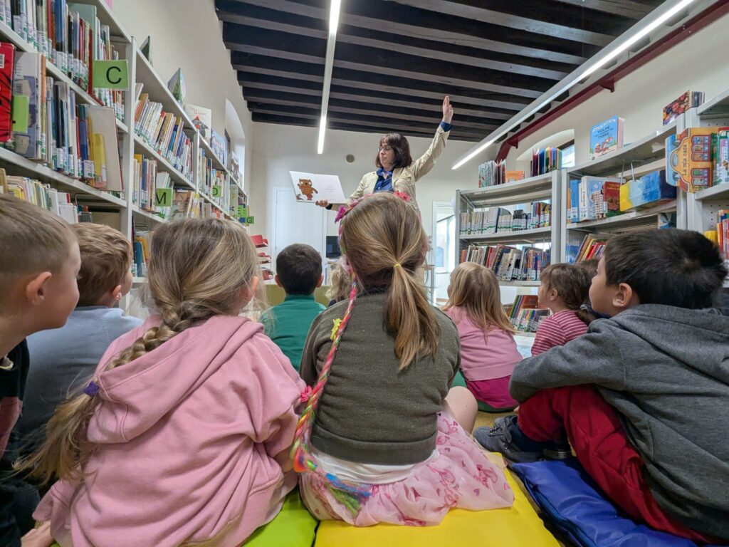 La biblioteca che respira con la città